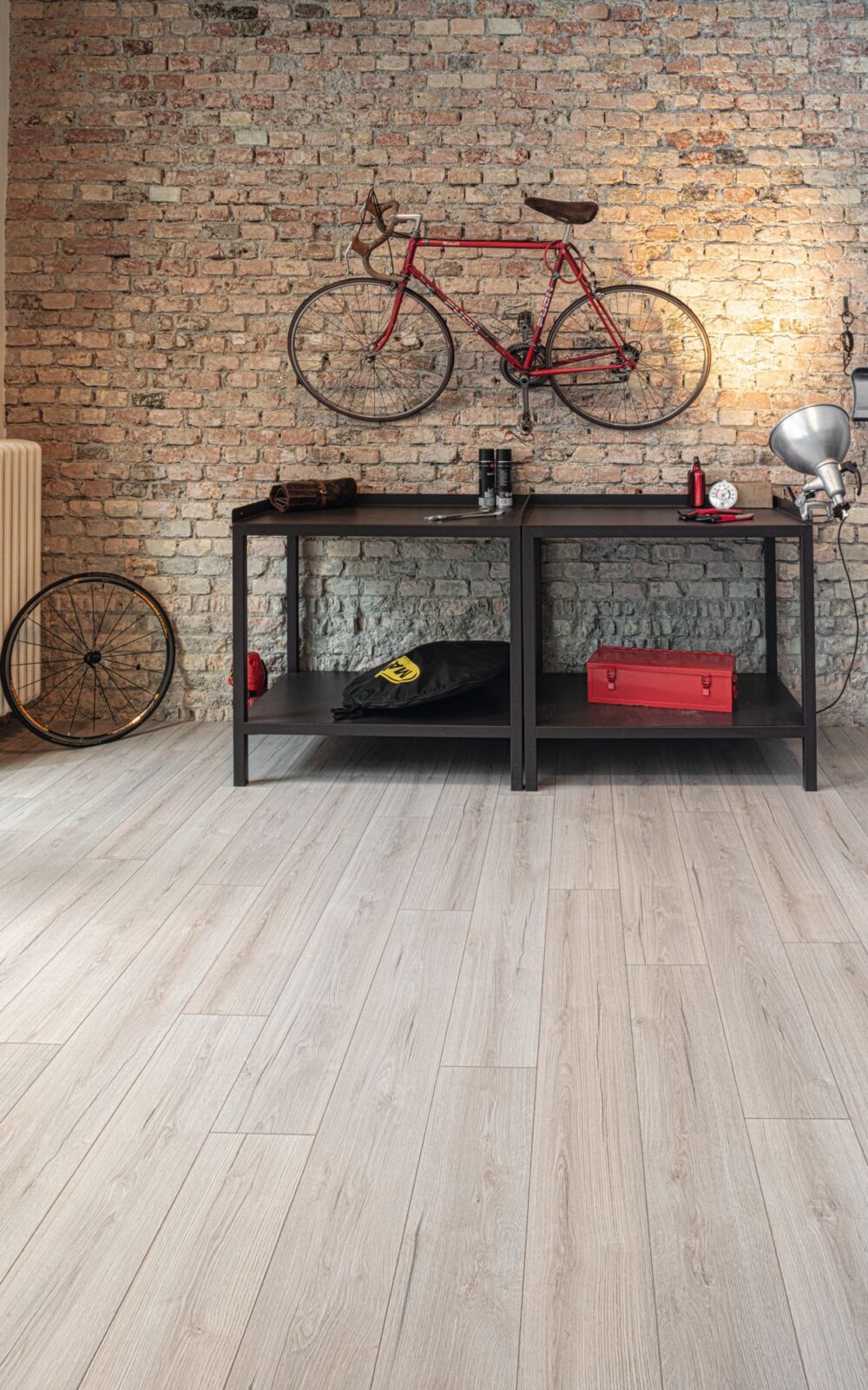 Venta de suelo laminado en Gran Canaria con acabado roble
